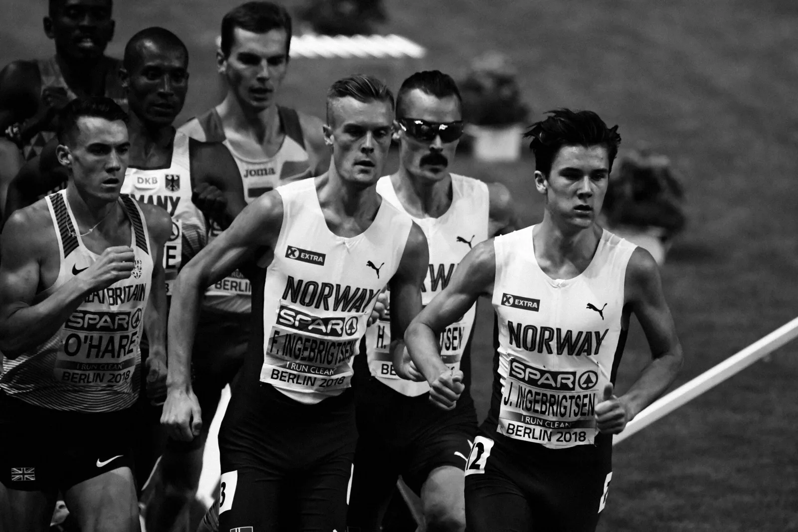 Filip, Henrik and Jakob Ingebrigtsen side by side in the field at the 2018 European Championships in Berlin